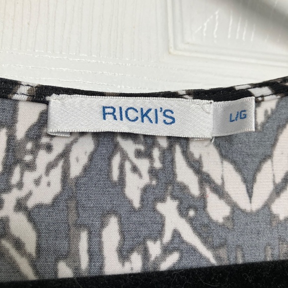 Bundle 4/$20-  Ricki”s Swing Tank Blouse - Picture 4 of 4